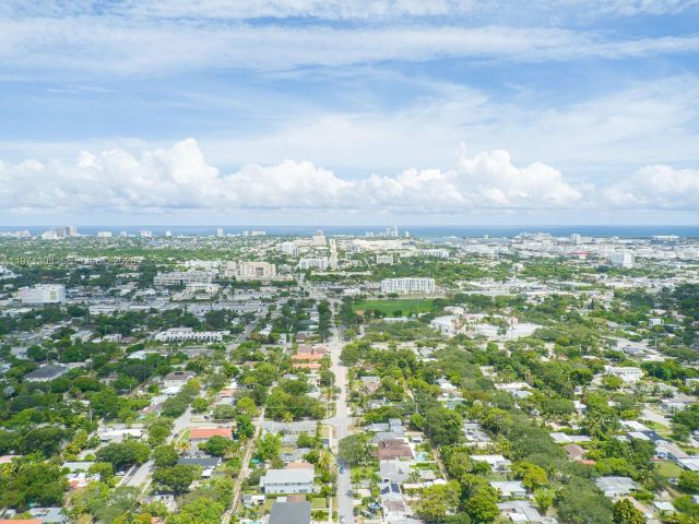 Дом в аренду по адресу 619 SW 17th St 619 - фото 7483693