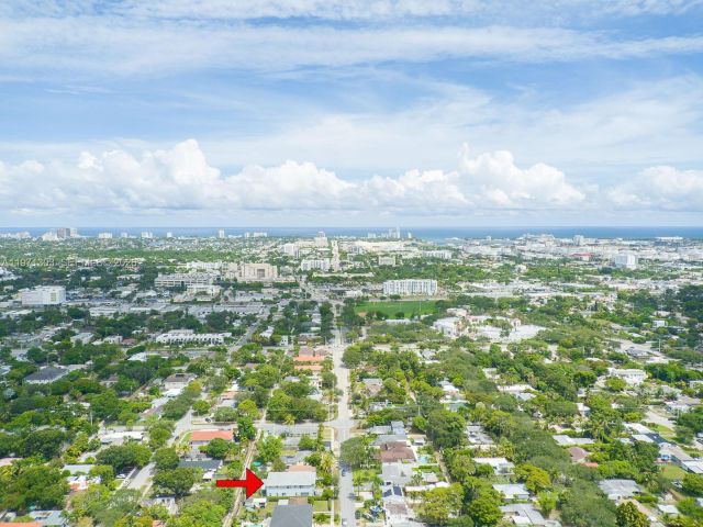 Дом в аренду по адресу 619 SW 17th St 619 - фото 7483696