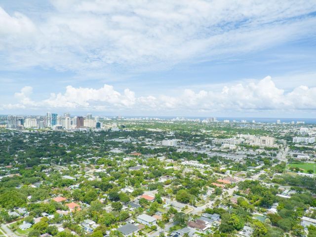 Дом в аренду по адресу 619 SW 17th St 619 - фото 7483697