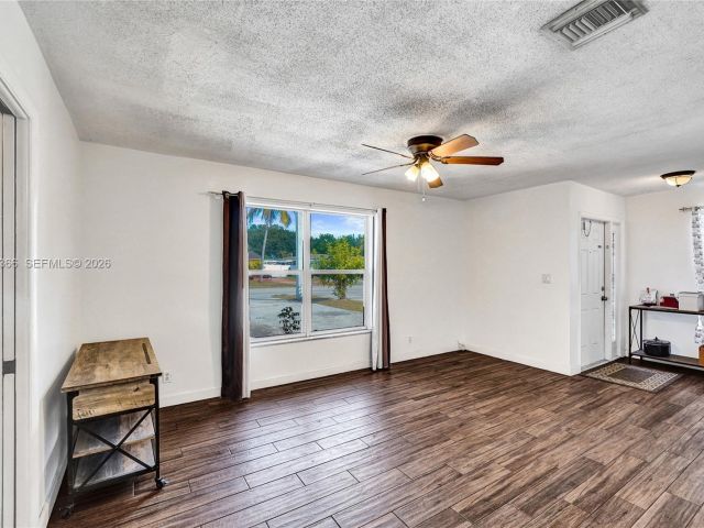 Продажа дома по адресу 7570 Johnson St - фото 7474879