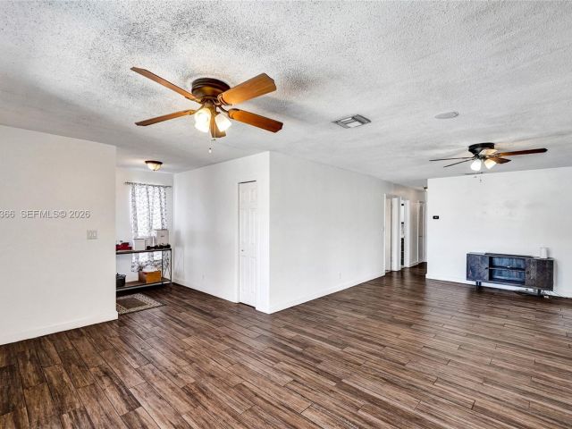 Продажа дома по адресу 7570 Johnson St - фото 7474880