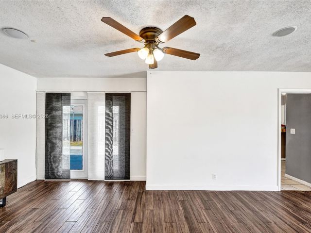 Продажа дома по адресу 7570 Johnson St - фото 7474882