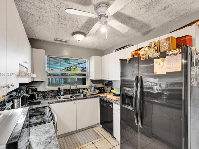 Продажа дома по адресу 7570 Johnson St - фото 7474893