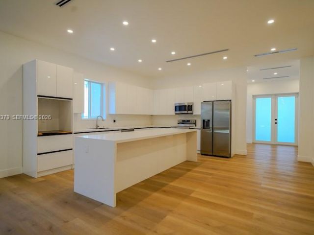 Продажа дома по адресу 112 NW 24th Ct - фото 7515396