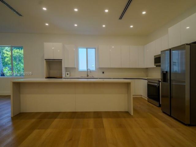 Продажа дома по адресу 112 NW 24th Ct - фото 7515398