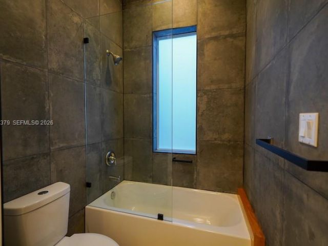 Продажа дома по адресу 112 NW 24th Ct - фото 7515402