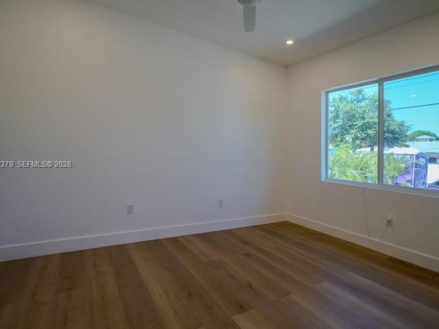 Продажа дома по адресу 112 NW 24th Ct - фото 7515404