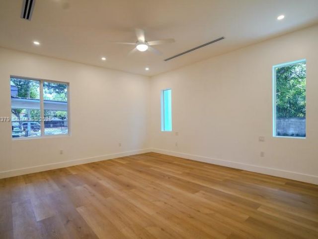 Продажа дома по адресу 112 NW 24th Ct - фото 7515407