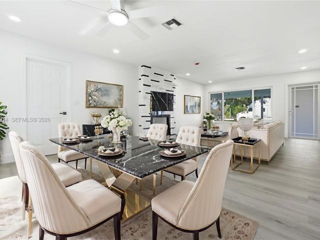 Продажа дома по адресу 2856 N Funston St - фото 7474899