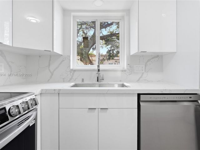 Продажа дома по адресу 2856 N Funston St - фото 7474906