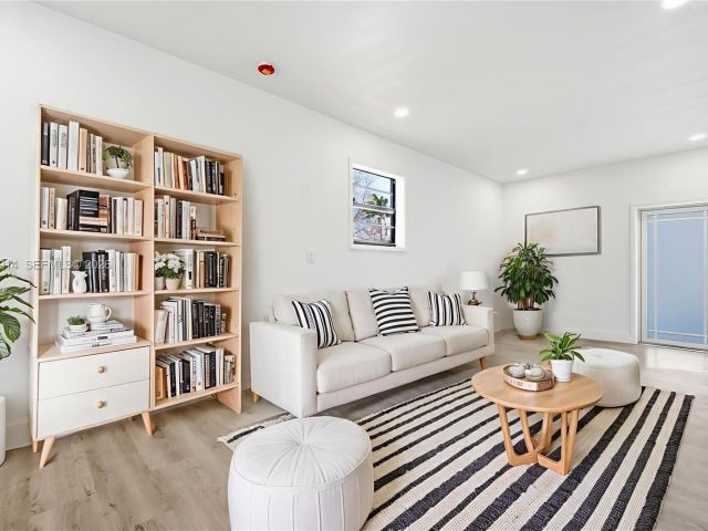 Продажа дома по адресу 2856 N Funston St - фото 7474907