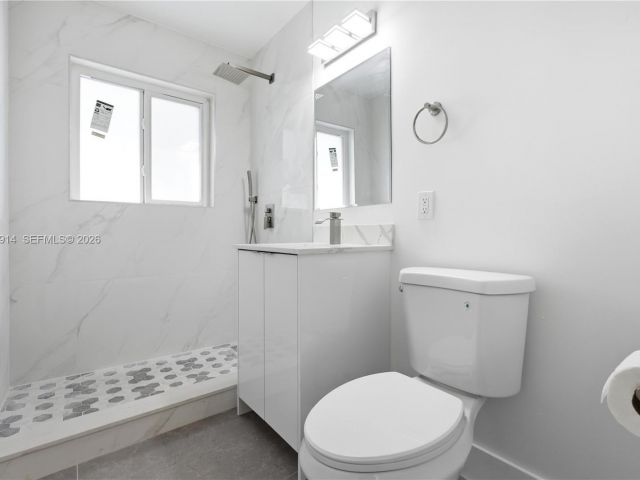 Продажа дома по адресу 2856 N Funston St - фото 7474910