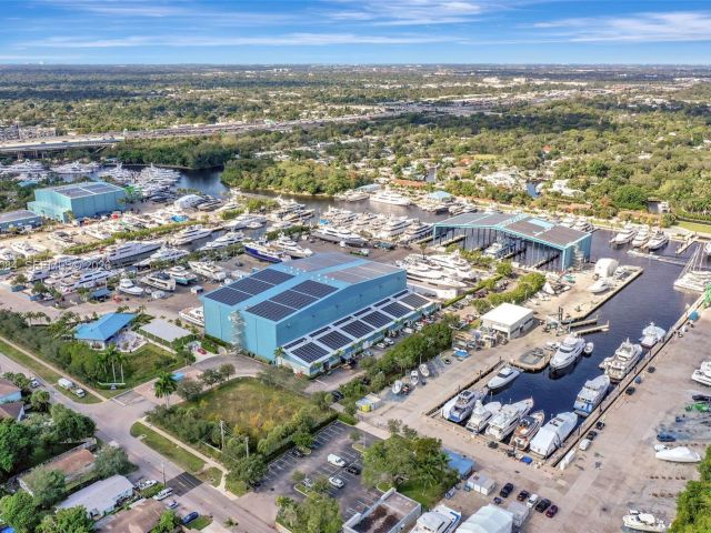 Дом в аренду по адресу 1427 SW 23rd St 1427 - фото 7483200