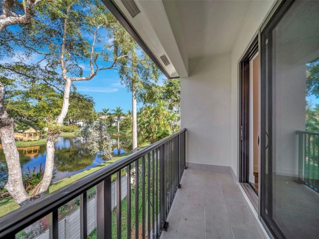 Дом в аренду по адресу 1427 SW 23rd St 1427 - фото 7483201