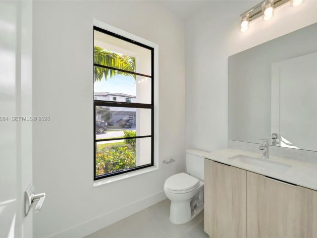 Дом в аренду по адресу 1427 SW 23rd St 1427 - фото 7483207