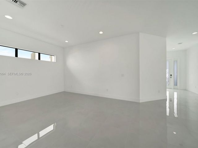 Дом в аренду по адресу 1427 SW 23rd St 1427 - фото 7483209