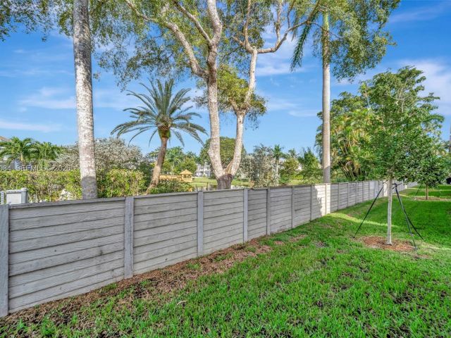 Дом в аренду по адресу 1427 SW 23rd St 1427 - фото 7483213