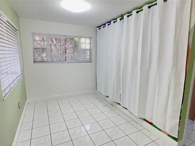 Дом в аренду по адресу 110 NW 198th St - фото 7480406