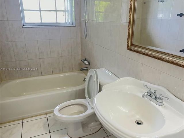 Дом в аренду по адресу 110 NW 198th St - фото 7480407