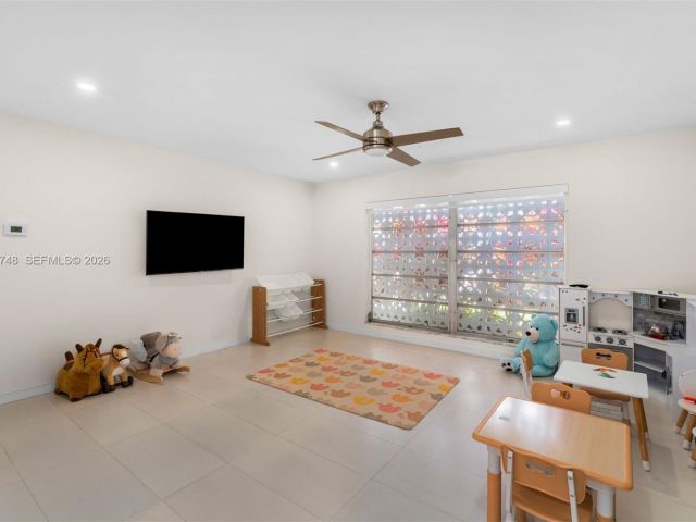 Дом в аренду по адресу 1525 Diplomat Pkwy - фото 7473016