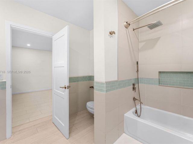 Дом в аренду по адресу 1525 Diplomat Pkwy - фото 7473020