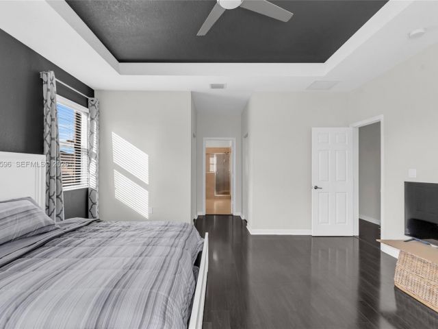 Продажа дома по адресу 11606 SW 234th St - фото 7493030