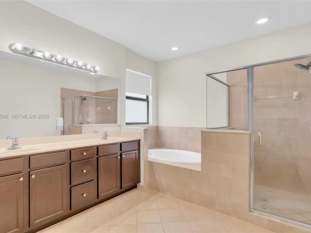 Продажа дома по адресу 11606 SW 234th St - фото 7493032