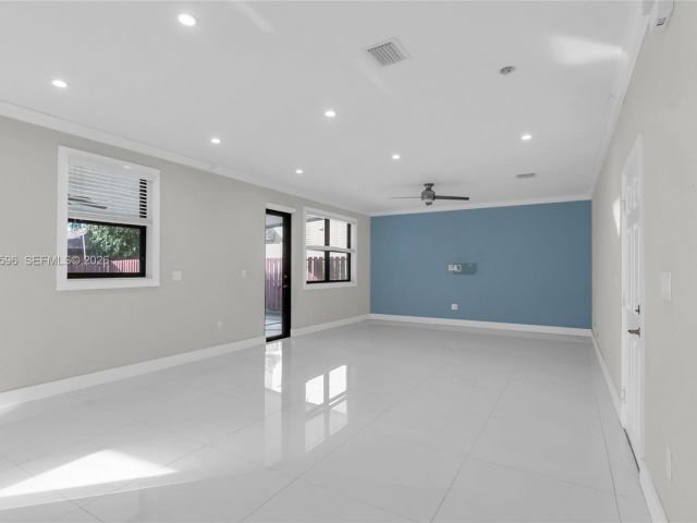 Продажа дома по адресу 11606 SW 234th St - фото 7493038