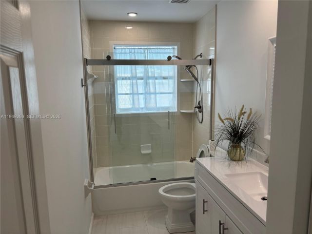 Продажа дома по адресу 6751 Cleveland St - фото 7535544