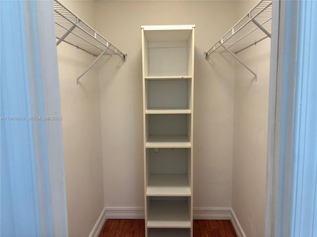 Продажа дома по адресу 6751 Cleveland St - фото 7535547