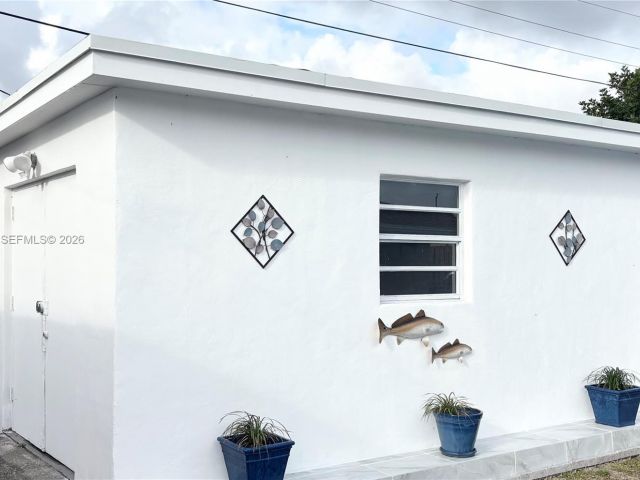 Продажа дома по адресу 6751 Cleveland St - фото 7535552