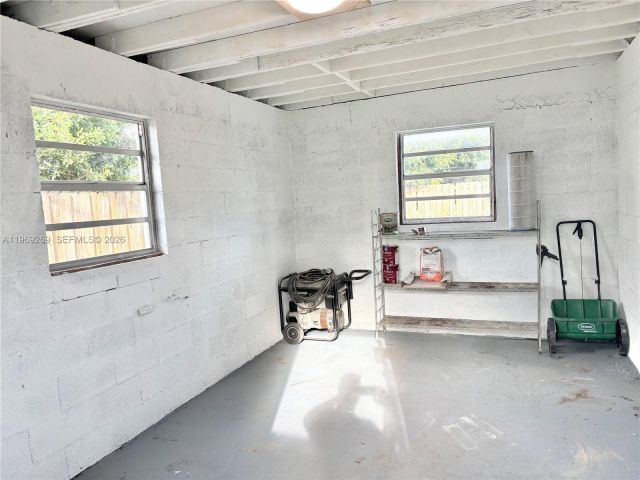 Продажа дома по адресу 6751 Cleveland St - фото 7535553