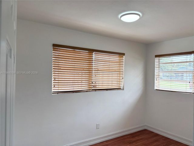 Продажа дома по адресу 6751 Cleveland St - фото 7535558