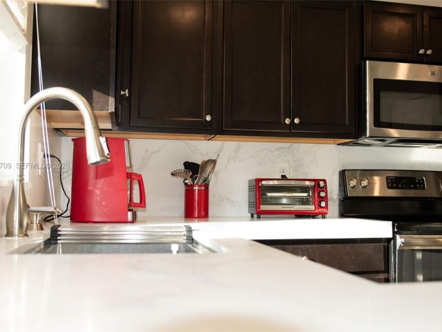 Дом в аренду по адресу 25216 SW 118th Ave - фото 7532565