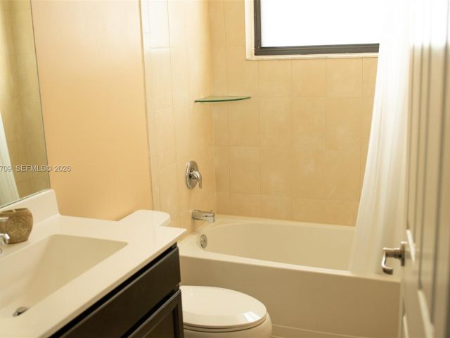 Дом в аренду по адресу 25216 SW 118th Ave - фото 7532568