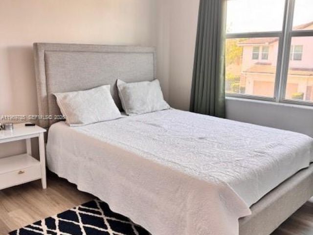 Продажа дома по адресу 4342 Lago Dr - фото 7478772