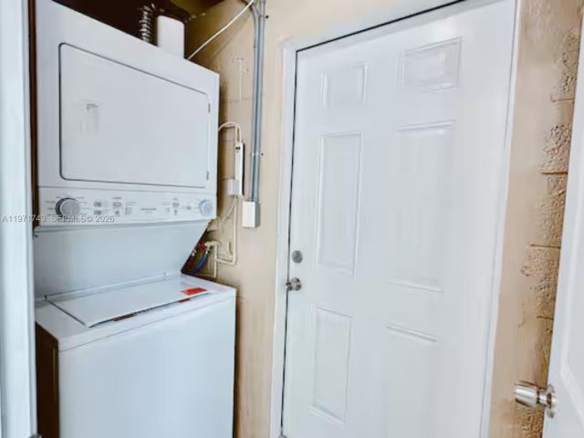 Дом в аренду по адресу 308 NE 8th Ct 0 - фото 7478801