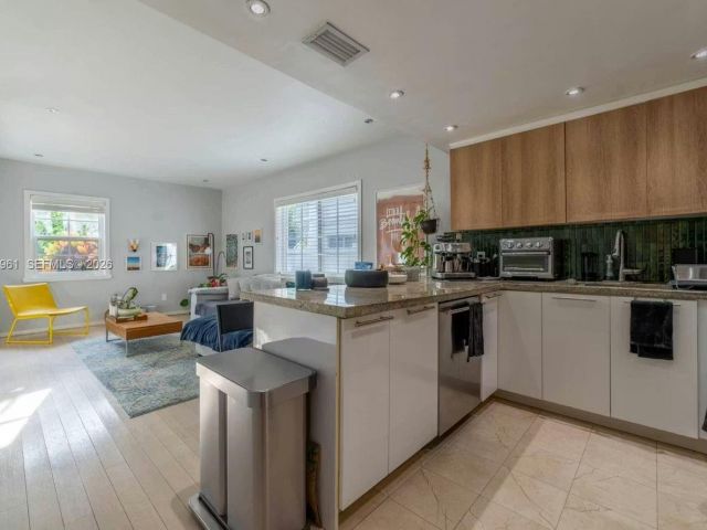 Продажа дома по адресу 1061 Michigan Ave 4 - фото 7516041