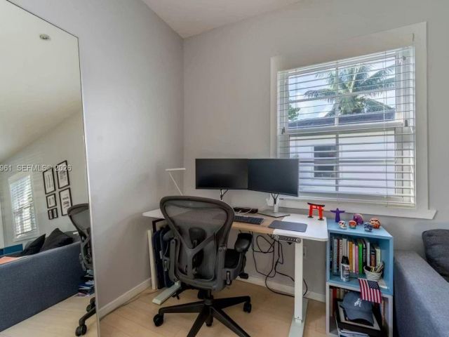 Продажа дома по адресу 1061 Michigan Ave 4 - фото 7516045