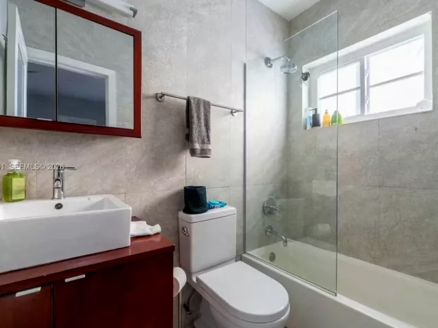 Продажа дома по адресу 1061 Michigan Ave 4 - фото 7516048