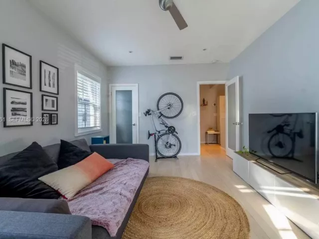 Продажа дома по адресу 1061 Michigan Ave 4 - фото 7516038