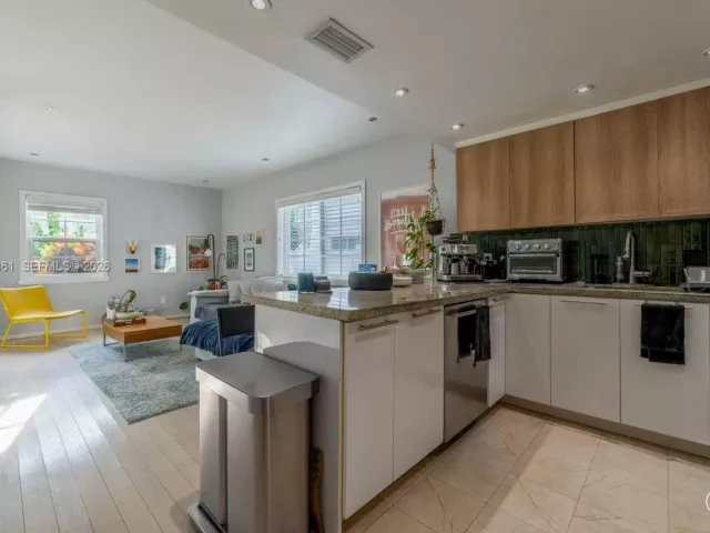 Продажа дома по адресу 1061 Michigan Ave 4 - фото 7516041