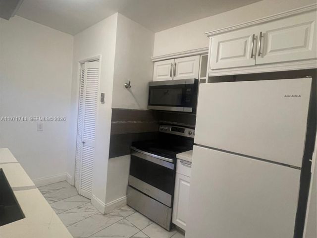 Дом в аренду по адресу 121 NE 169th Ter - фото 7481314