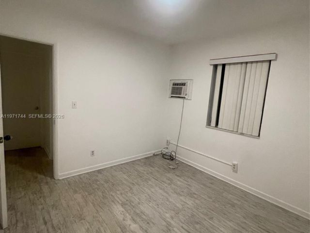 Дом в аренду по адресу 121 NE 169th Ter - фото 7481317