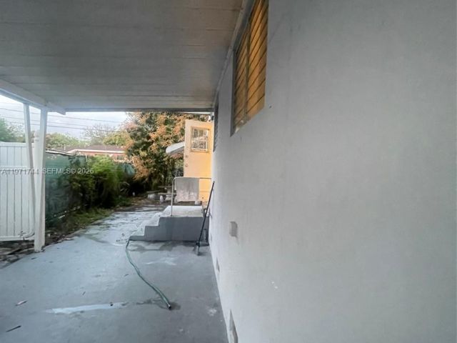 Дом в аренду по адресу 121 NE 169th Ter - фото 7481323