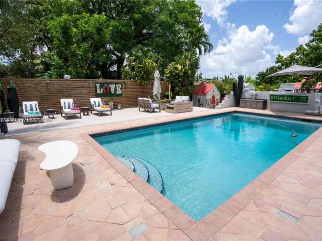 Дом в аренду по адресу 31 SW 6th St - фото 7462370