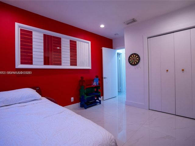 Дом в аренду по адресу 31 SW 6th St - фото 7462378