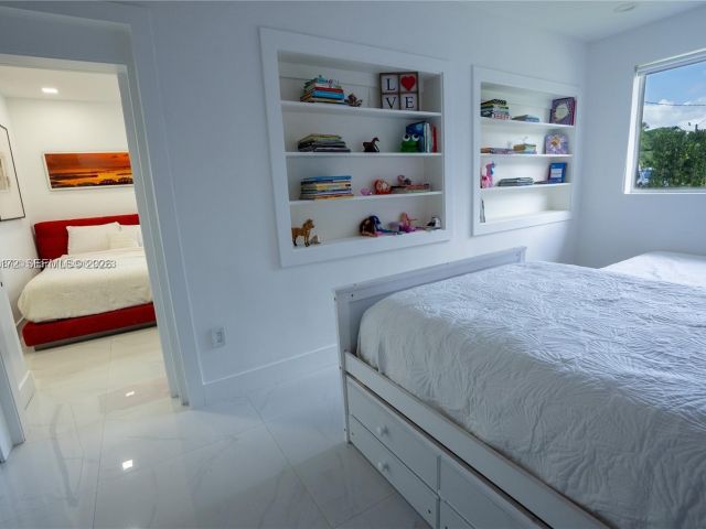 Дом в аренду по адресу 31 SW 6th St - фото 7462382