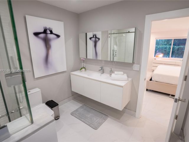 Дом в аренду по адресу 31 SW 6th St - фото 7462386