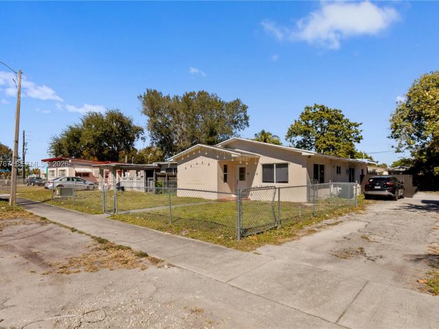 Продажа дома по адресу 45 NE 186th Ter - фото 7517436